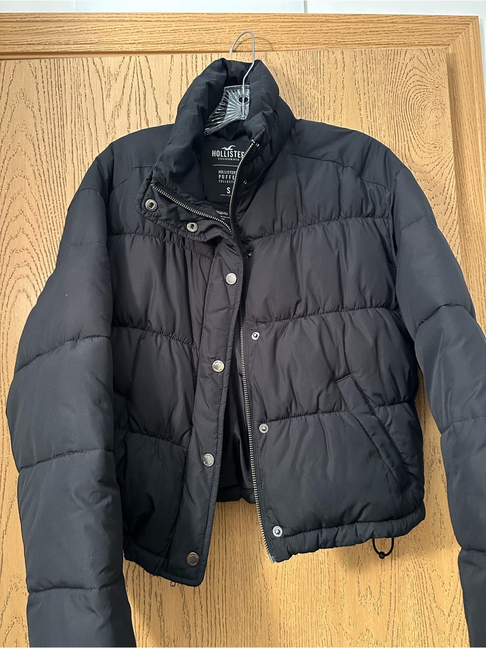 Hollister Men's Black Quilted Puffer Jacket